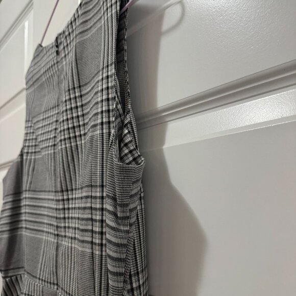 Le Château Gray Plaid Sleeveless Blouse – Classic Workwear Top Large - Picture 4 of 7